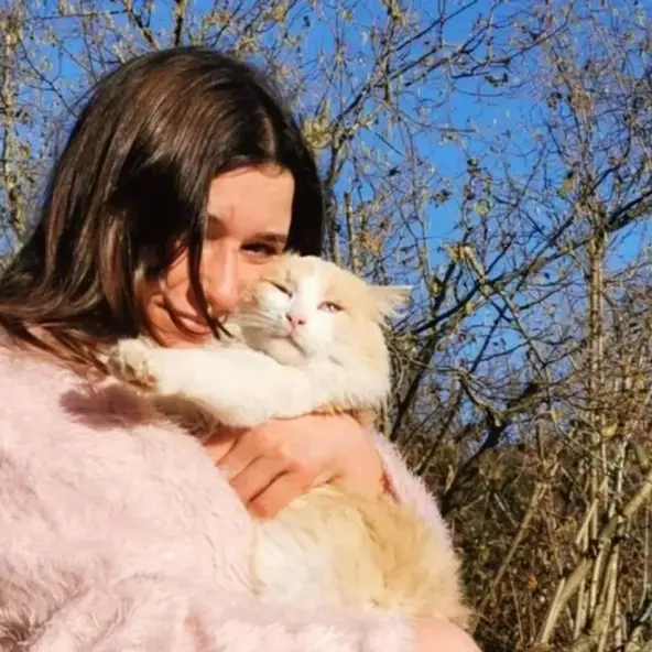 Marta je pala u provaliju i slomila gležanj. Dečko ju je izudarao pa ugušio