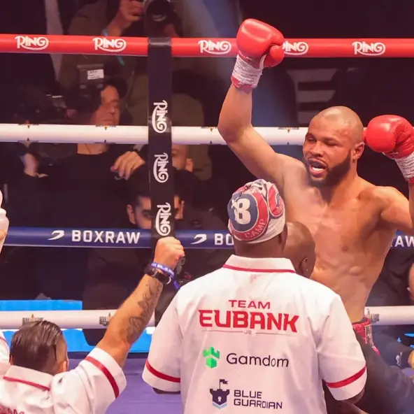 Chris Eubank Jr., nakon iscrpljujuće borbe s Conorom Bennom završio u bolnici u ozbiljnom stanju