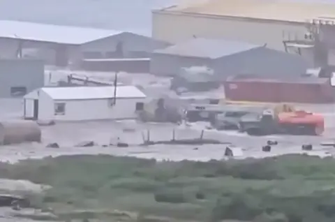 Razoran potres od 8,8 pogodio Rusiju! Pratite uživo situaciju na Havajima
