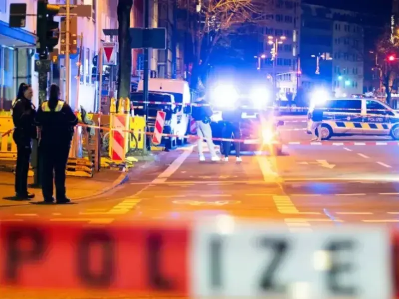 Nožem nasrnula na prolaznike, policija je upucala
