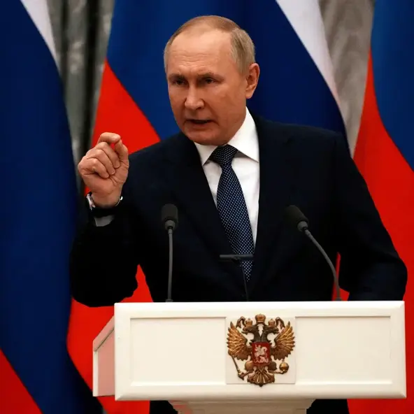 Putinov tribunal na čekanju. Hoće li politika opet zaustaviti pravdu?