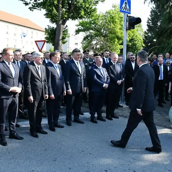 Pomirili se Zoran Milanović i Andrej Plenković. Pogledajte što su napravili u Okučanima