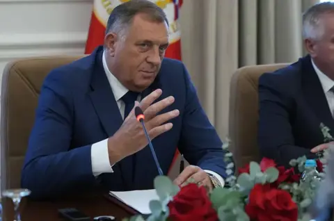 Politički kaos u BiH! Dodik bi se mogao povući s pozicije predsjednika Republike Srpske?