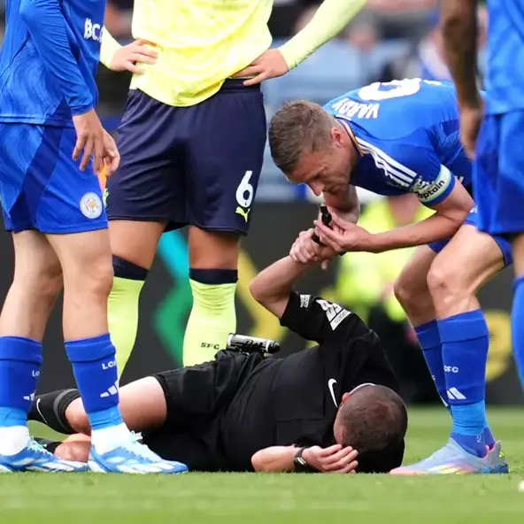 Jamie Vardy ponovno nasmijao nogometni svijet: Pogledajte što je napravio usred utakmice!